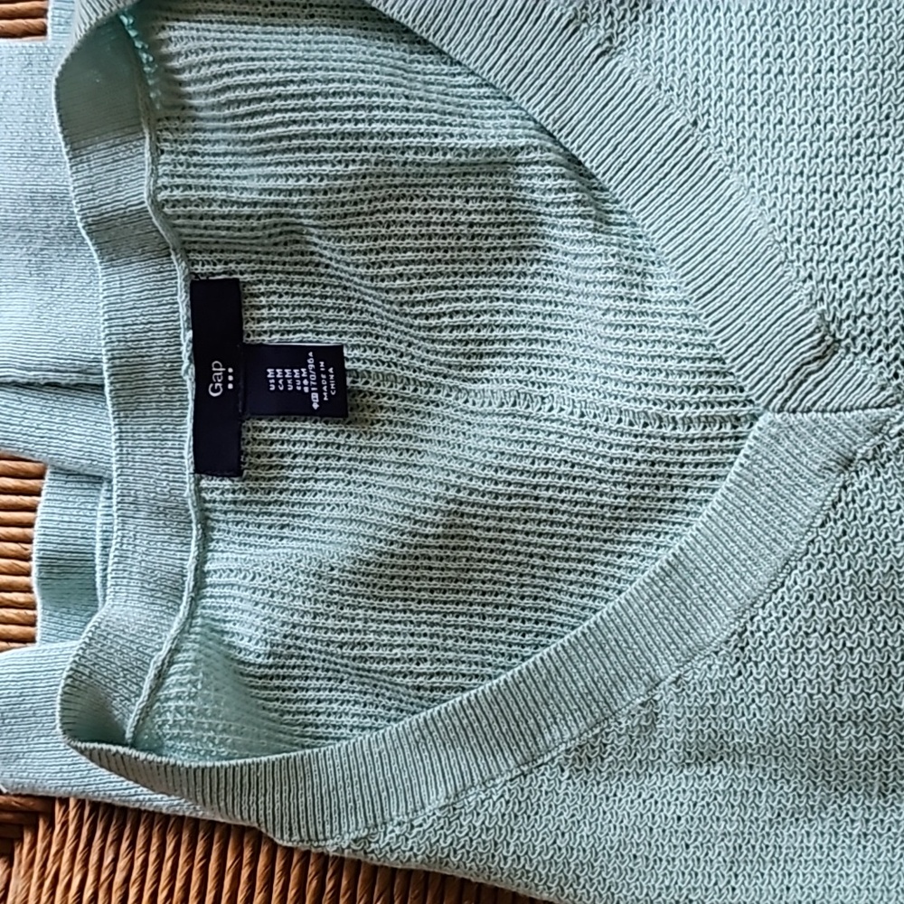 GAP V NECK PULLOVER